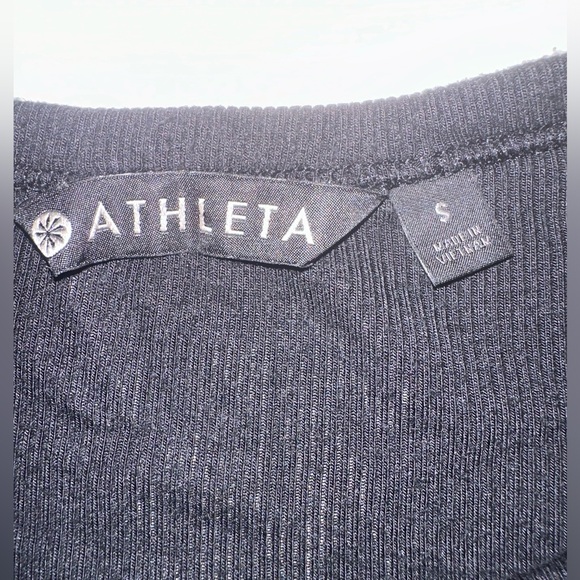 Athleta Ease Cut Out Black Loose Fit Top T Shirt Tee Athletic Activewear Small - Picture 6 of 11